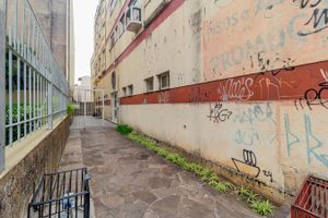 Image 9 - 699229