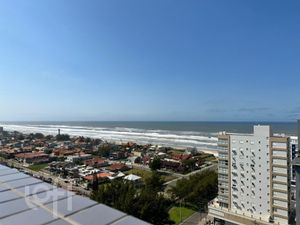 Image 31 - 699436