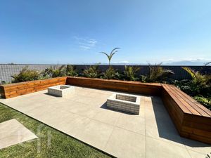 Image 33 - 699436