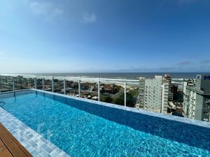 Image 19 - 699436