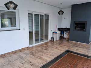 Image 27 - 699437