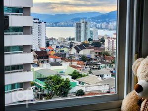 Image 13 - 699501
