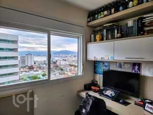 Image 17 - 699501
