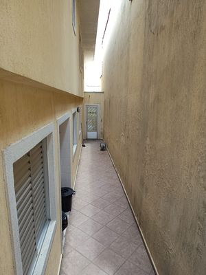 Image 20 - 700084