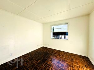 Image 29 - 700326