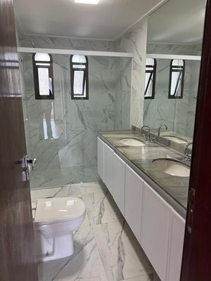 Image 19 - 700336