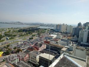 Image 17 - 700557