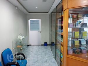 Image 3 - 700557