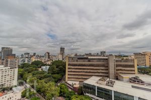 Image 19 - 700647
