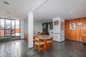 Image 20 - 700647