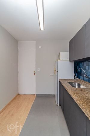 Image 6 - 700647