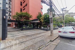 Image 24 - 700647