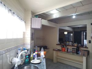 Image 10 - 700708