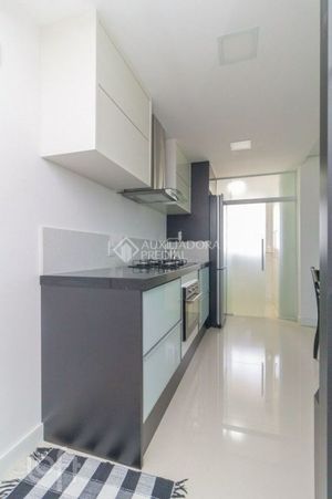 Image 3 - 701493