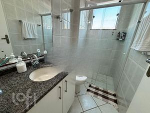 Image 19 - 701495