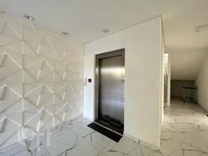 Image 5 - 701516