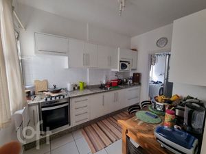 Image 6 - 701582