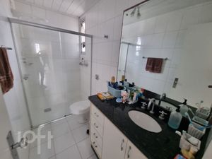Image 15 - 701582