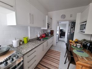 Image 10 - 701582