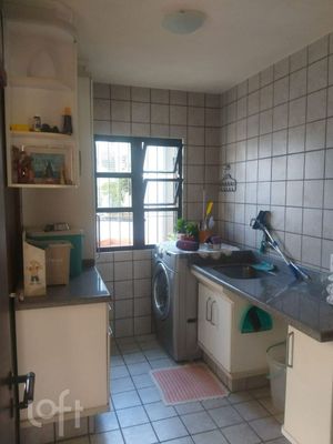 Image 17 - 702517