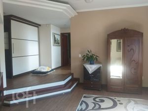 Image 10 - 702517