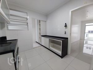 Image 4 - 702675