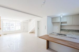 Image 17 - 702796