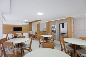 Image 21 - 702972