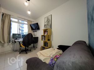 Image 15 - 703581