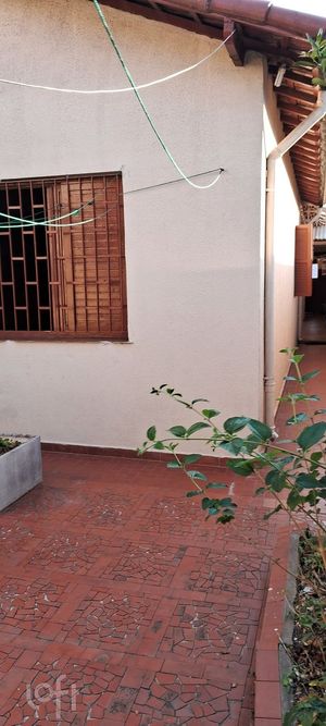 Image 19 - 703783