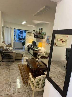 Image 3 - 703877