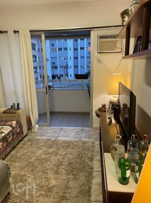Image 2 - 703877