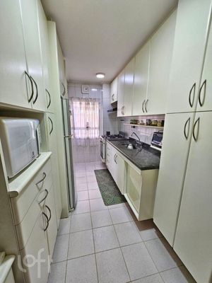 Image 5 - 703904