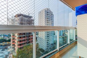 Image 4 - 703925