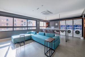 Image 17 - 704045