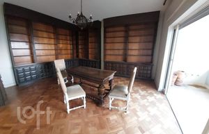 Image 4 - 704162