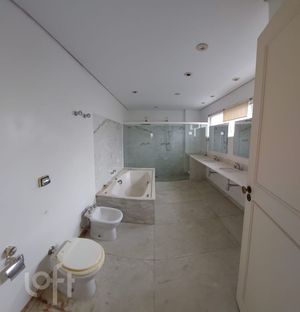 Image 38 - 704162