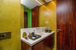 Image 31 - 704165