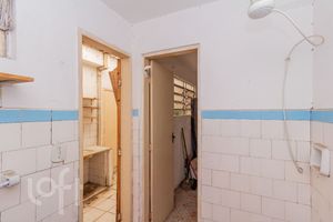 Image 19 - 704272