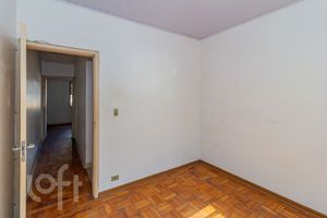 Image 32 - 704272