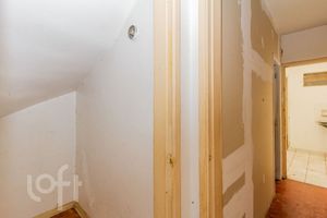 Image 6 - 704272