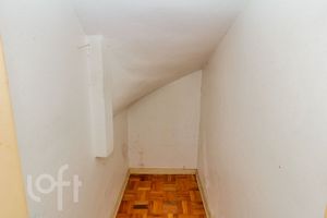 Image 5 - 704272