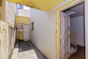 Image 35 - 704272
