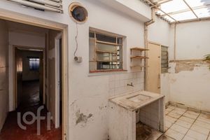 Image 14 - 704272