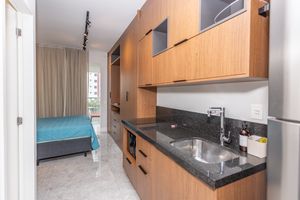 Image 10 - 704422