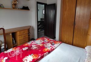 Image 22 - 704528