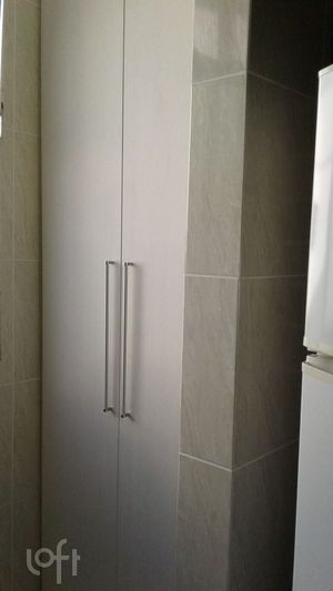 Image 20 - 704832