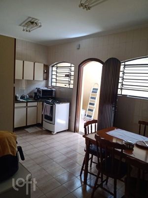 Image 4 - 705001
