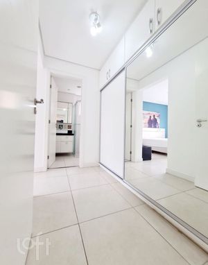 Image 32 - 705003