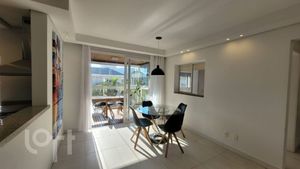 Image 3 - 705003